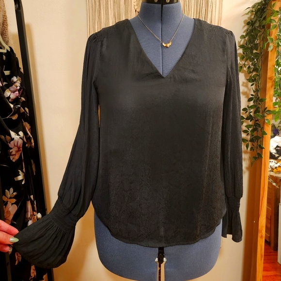 A New Day dark grey blouse with subtle snake pattern - L - Picture 1 of 7
